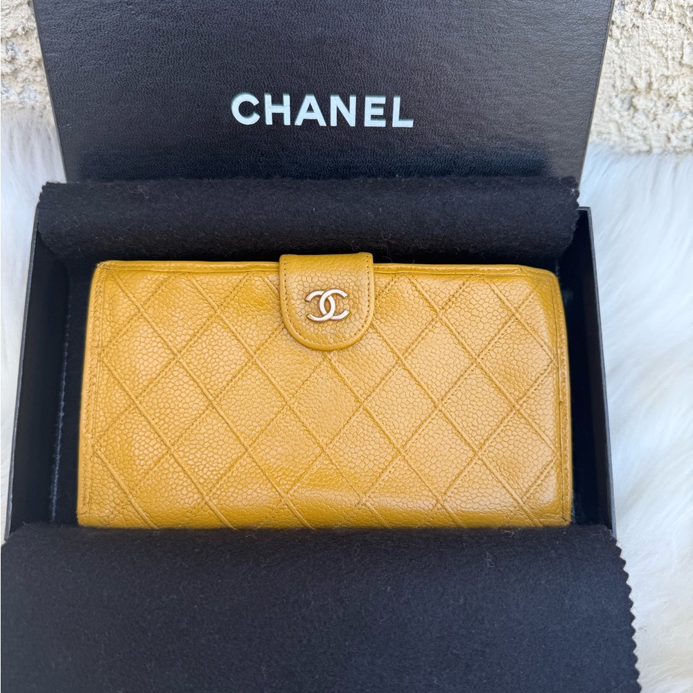 CHANEL french kiss lock purse Wallet W/box, authenticity card